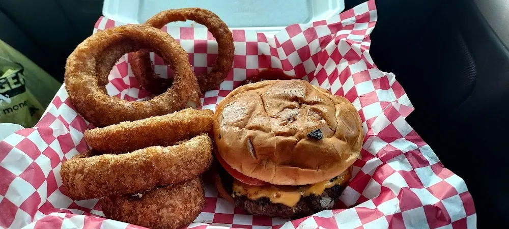Cheeseburger and Onion Rings
